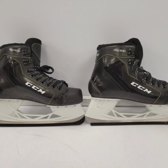 (72335-1) CCM RW300 Skates - Picture 2 of 8